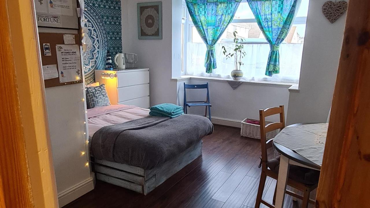 Seaside Double Room Poole Exteriör bild